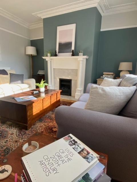 Pass The Keys Superbly Located Handsome Georgian Townhouse Shrewsbury Extérieur photo