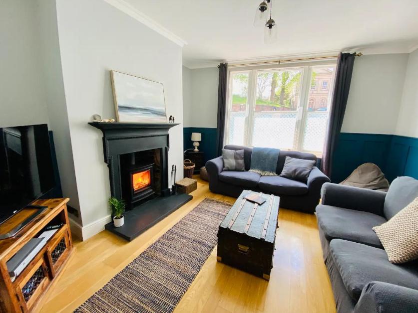 Pass The Keys Superbly Located Handsome Georgian Townhouse Shrewsbury Extérieur photo